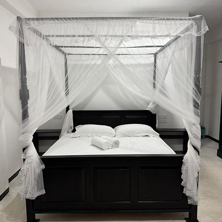 Bed and Breakfast La Fiesta Weligama Zewnętrze zdjęcie