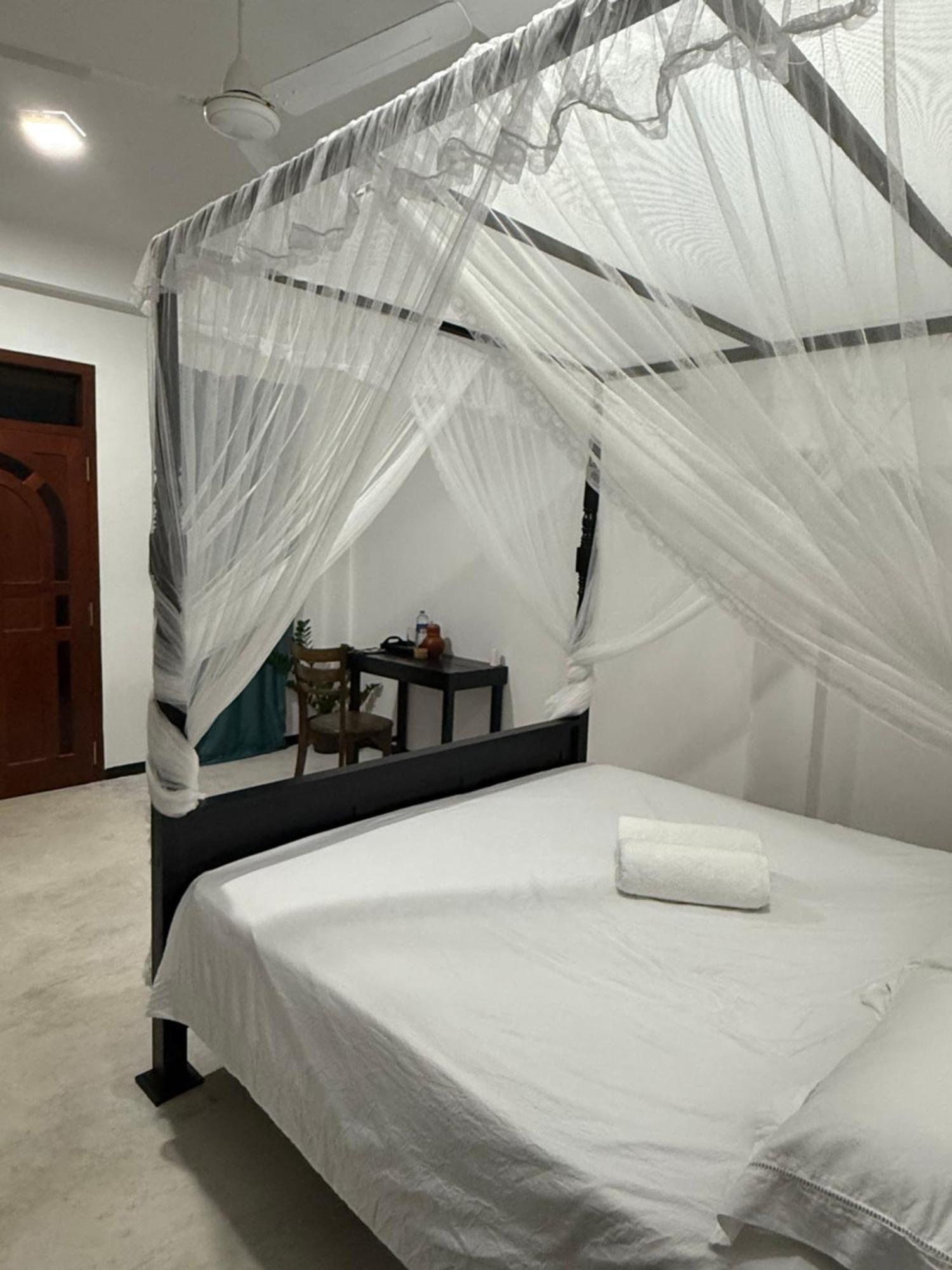 Bed and Breakfast La Fiesta Weligama Zewnętrze zdjęcie