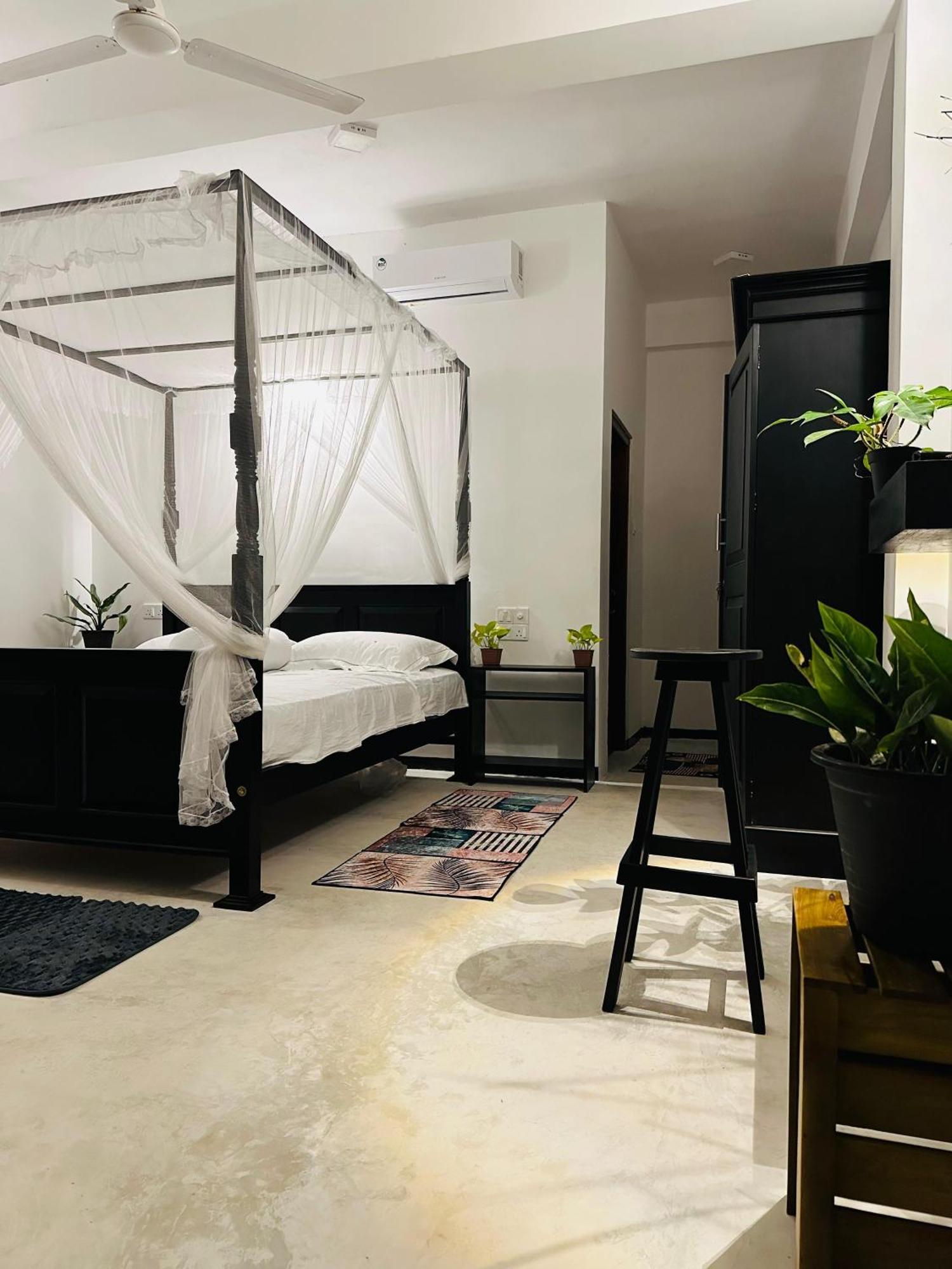 Bed and Breakfast La Fiesta Weligama Zewnętrze zdjęcie
