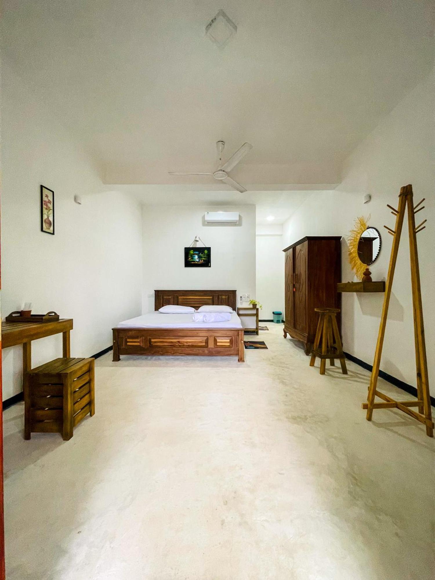 Bed and Breakfast La Fiesta Weligama Zewnętrze zdjęcie